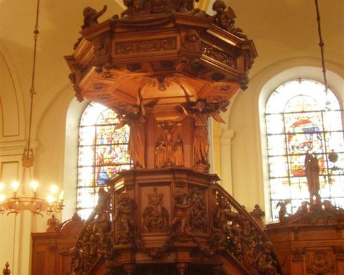 CHAIRE