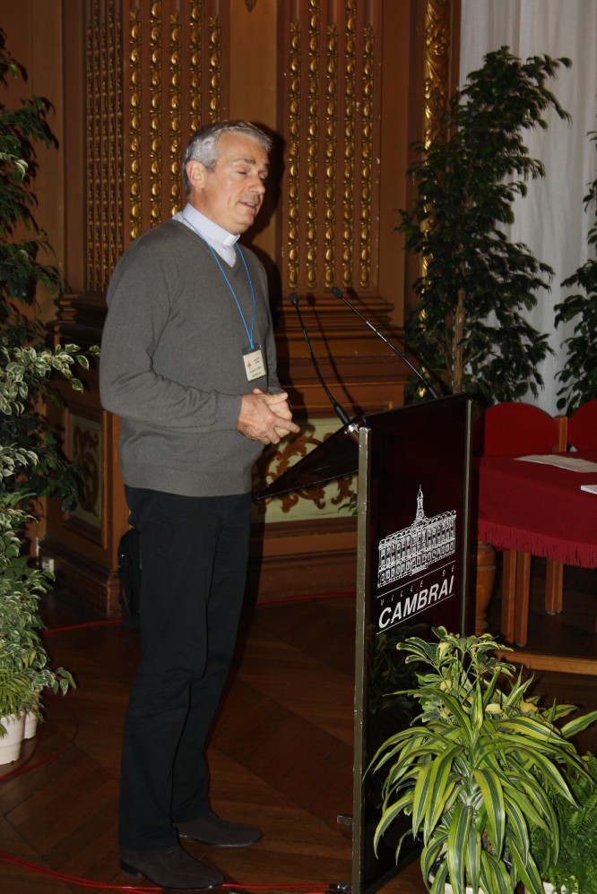 intervention du Père Gandoulas, Président de l'Association des Directeurs de Pèlerinages