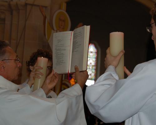 On acclame la Parole de Dieu