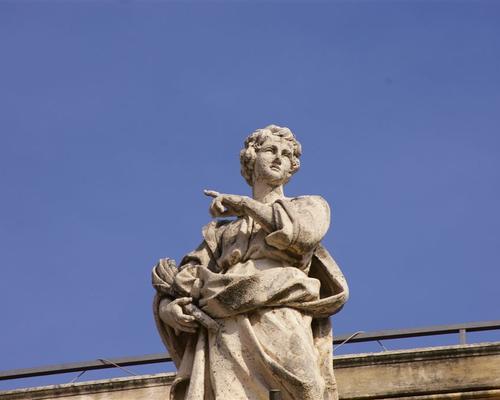 Statue