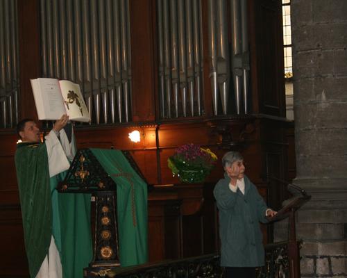 Proclamation de l'Evangile - C'est à Douai que William ALLEN entreprit la traduction de la Bible
