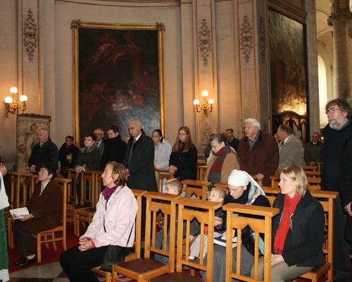 Avec le Secours Catholique - La campagne 2009 nous invite à une attention accrue à la condition de pauvreté de bien des femmes