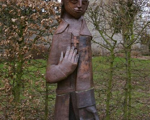 statue