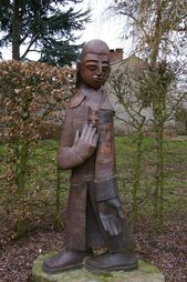 statue