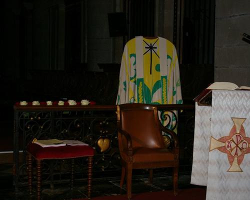 chasuble blanche