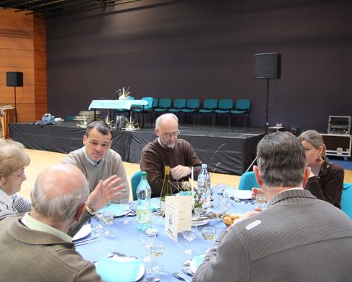 Le repas à la salle des fêtes de Caudry