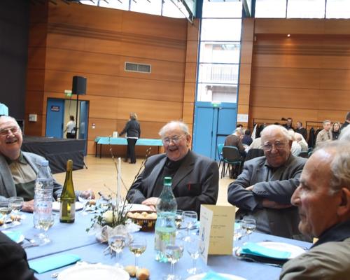 Le repas à la salle des fêtes de Caudry