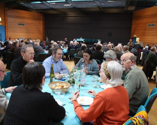 Le repas à la salle des fêtes de Caudry