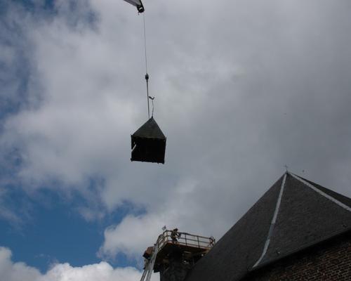 08 Le clocher se detache