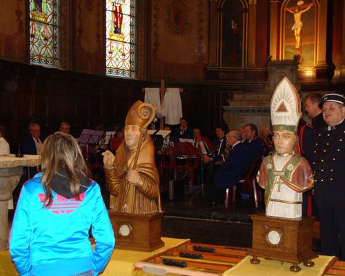 St Hugues et St Achaire sont descendus de leur pilier