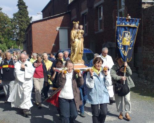 HON (24) Procession