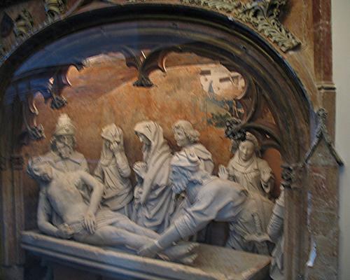 Mise au tombeau 15éme siècle, dans un " enfeu ", collégiale St Vincent