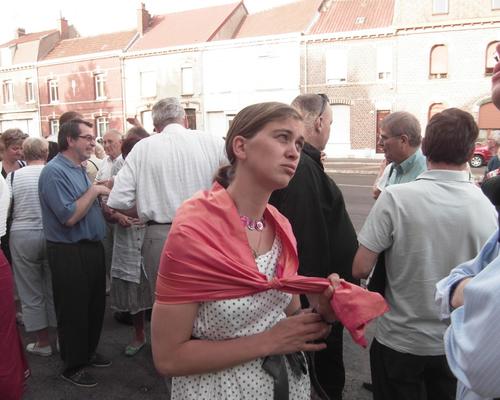 Marie Payen a aidé à la réalisation du vitrail