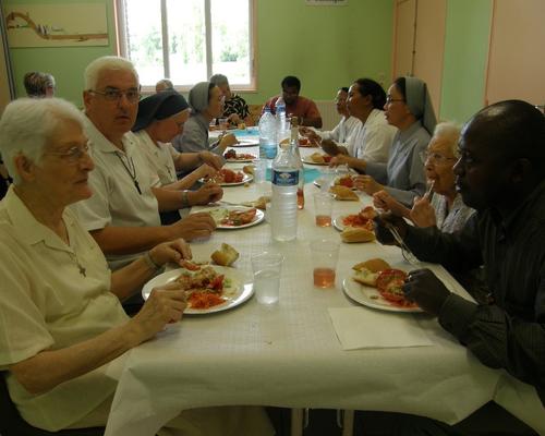 Samedi midi, autour d'un repas si bien préparé par le relais de La Briquette