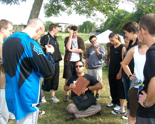 notre animateur du raid fait le compte des points