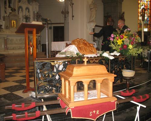 Les reliques de St Roch sont prêtes, dans l'église St Amand