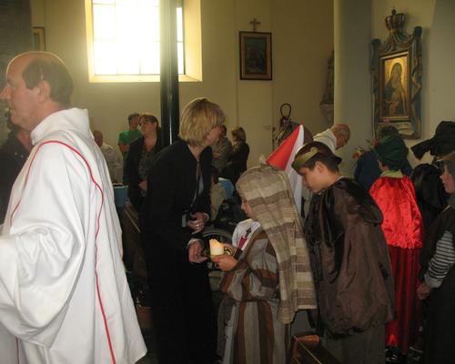 Les enfants de l'ACE ont participé à la procession des offrandes