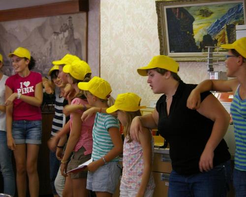 chant A  la maison familiale Lourdes 2010