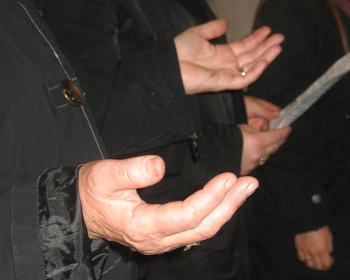 Ensemble, tournés vers Le Père, Notre Père....