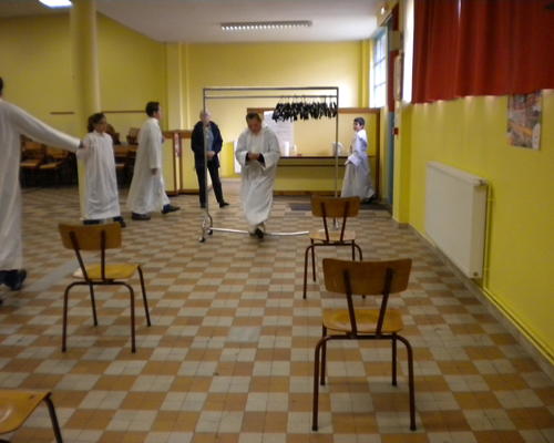 défi: "je sers sans renverser"