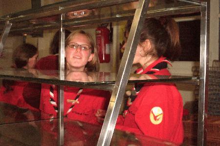 Les karas font le service