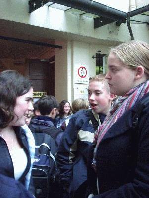 dans le hall rue du bac