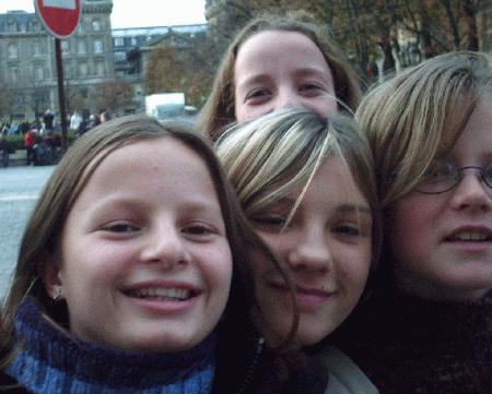 tiens les filles !