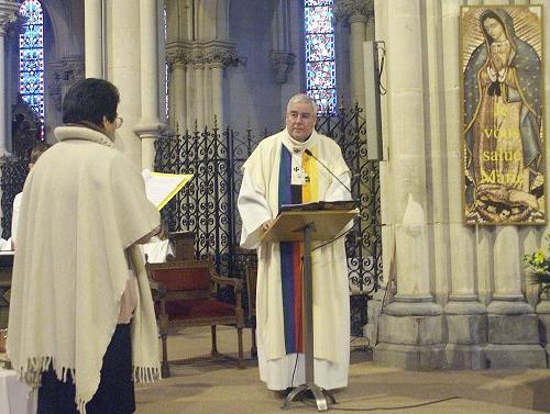 Consécration en présence de Mgr Garnier