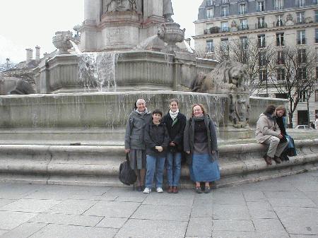 groupe à la fontaine St Sulpice