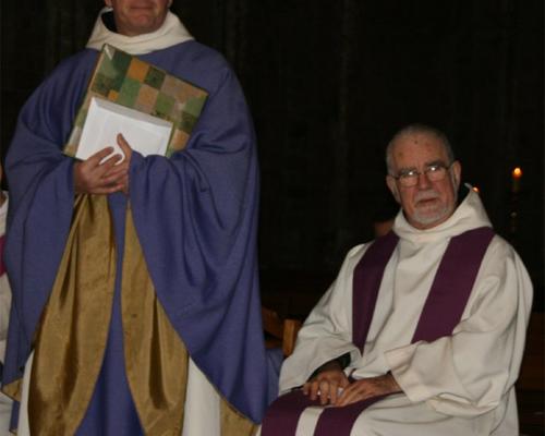 Père Larry et Père Peter