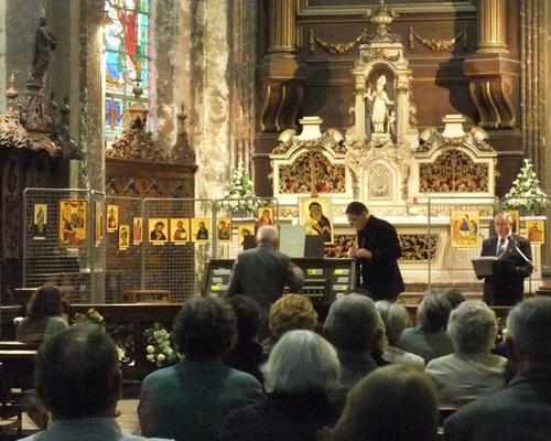Le samedi 30 avril 2011, nous avons eu la chance d'écouter un récital d'orgue par M. Richard Jankoviak, dans l'église de Condé où se trouvait l'exposition des icônes