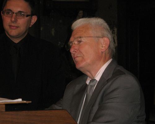 Le samedi 30 avril 2011, nous avons eu la chance d'écouter un récital d'orgue par M. Richard Jankoviak, dans l'église de Condé où se trouvait l'exposition des icônes