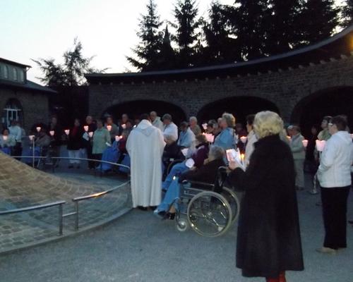 Procession aux flambeaux