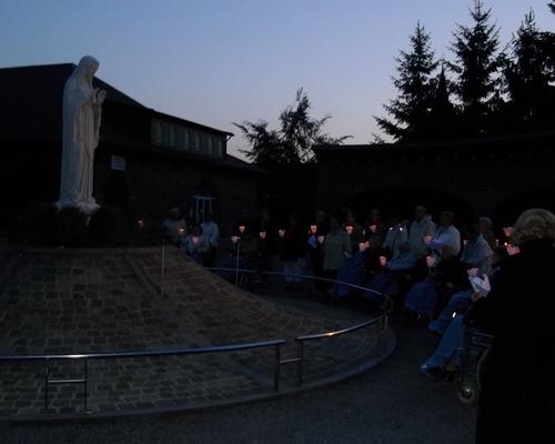 Procession aux flambeaux
