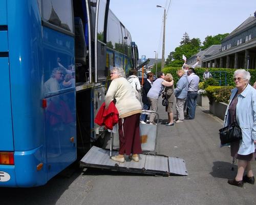 Départ du premier car