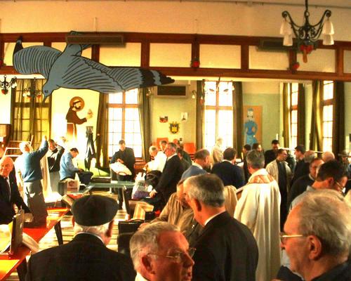 heureusement, la sacristie est vaste !!!