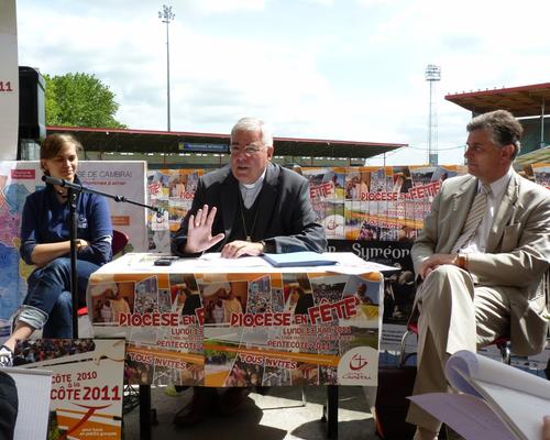Conference de presse Pentecote 2011- 08.06