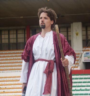 Estelle dans le role de Moise