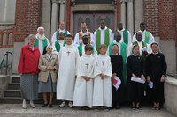 Devant l'église de Villers-Guislain