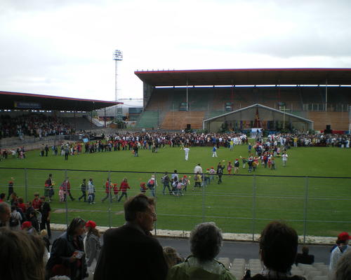 arrivée des enfants sur le stade