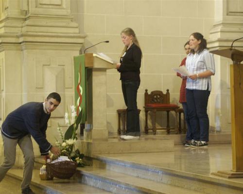Eglise St Michel, remise des intentions