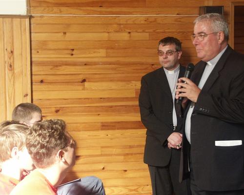 Dialogue entre les eveques et les jeunes