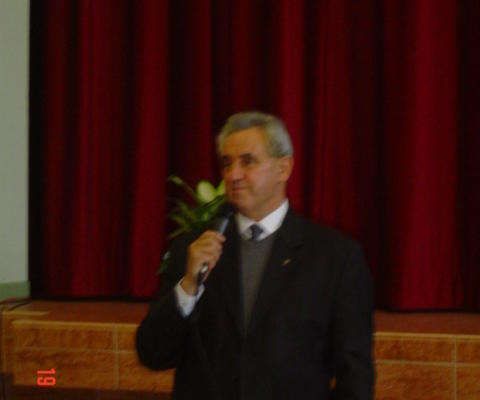 Notre curé modérateur : l'abbé Claude Devred
