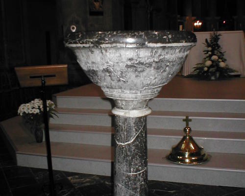 autour du baptistère