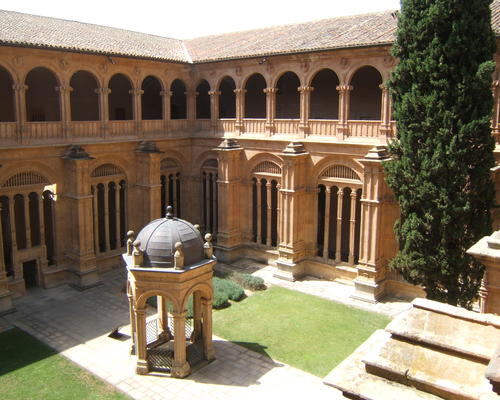 Le cloître des Dominicains de Salamanque