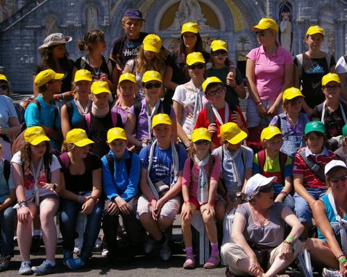 casquettes jaunes