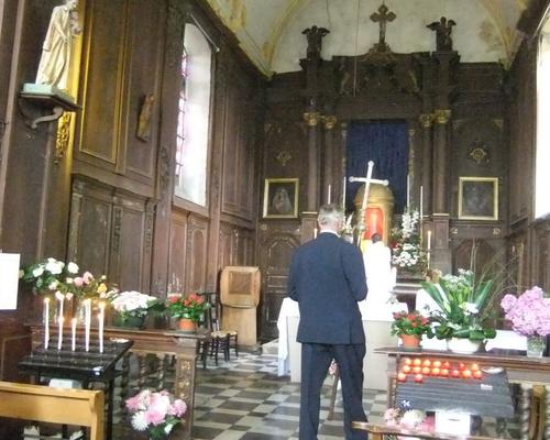 Dans la chapelle