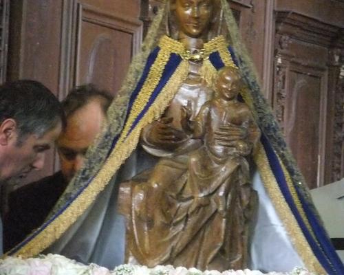 Dans la chapelle