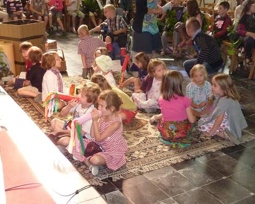 sur le tapis, les plus petits ...