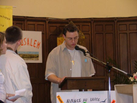 Nicolas accueille l'assemblée
